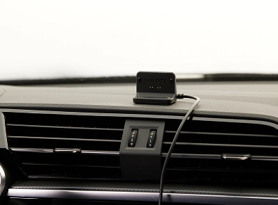 Soporte magnético de carga para salpicadero